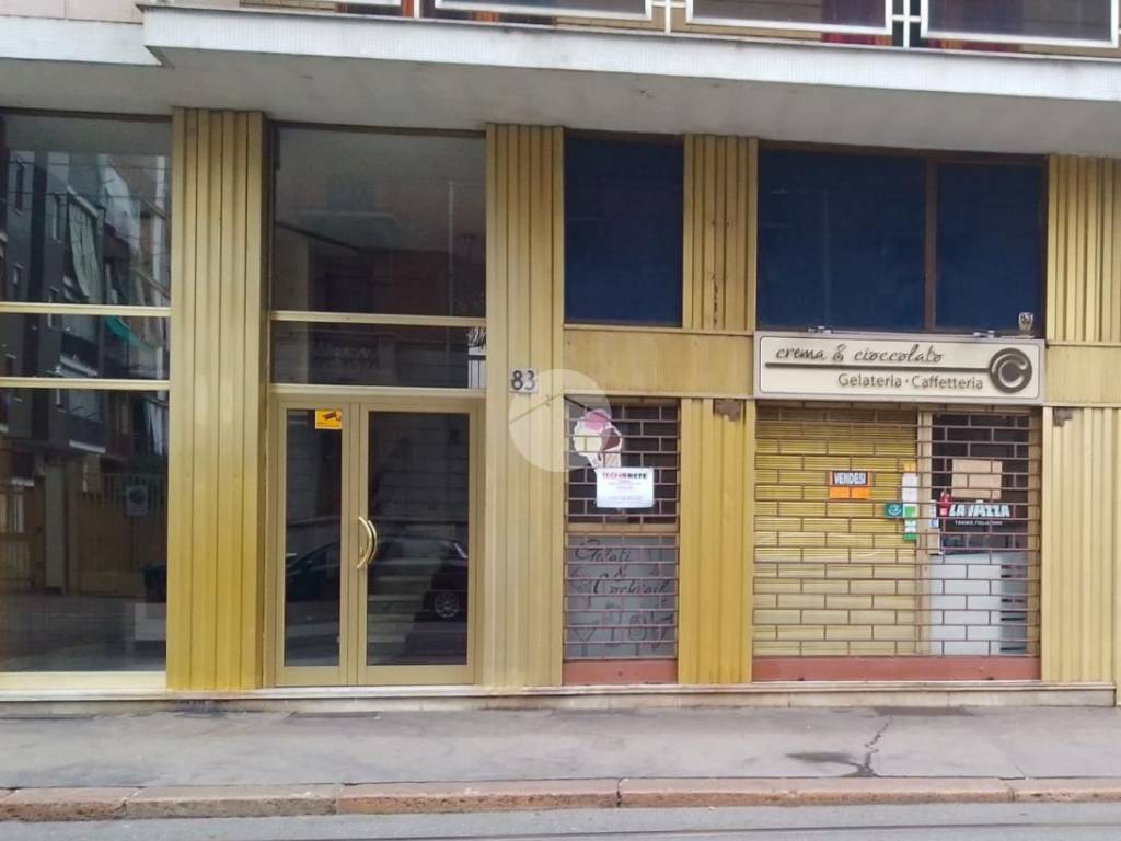 negozio in affitto a Torino in zona Lingotto