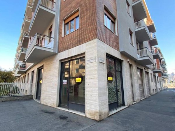 negozio in affitto a Torino in zona Borgata Vittoria