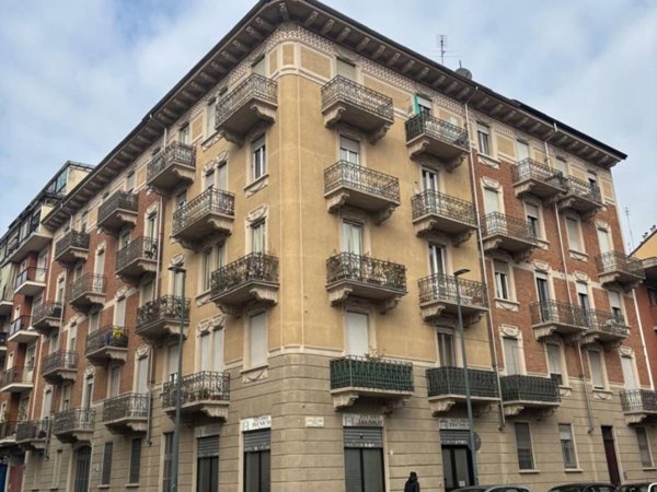 negozio in affitto a Torino in zona Borgata Vittoria