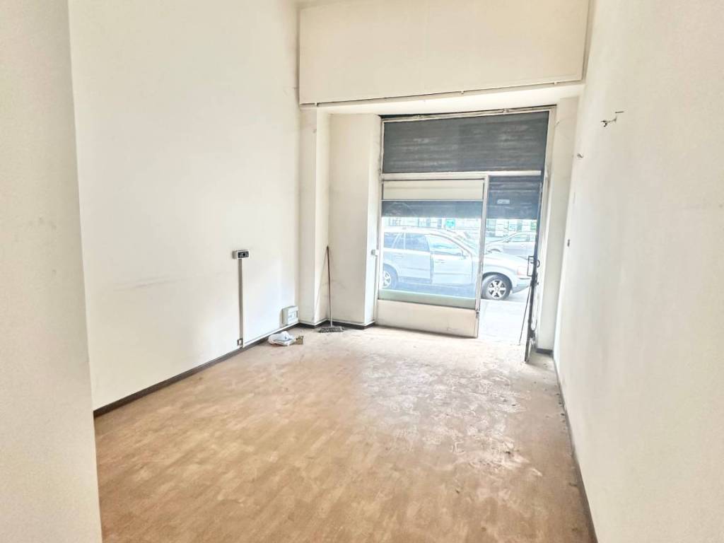 negozio in affitto a Torino in zona Rebaudengo
