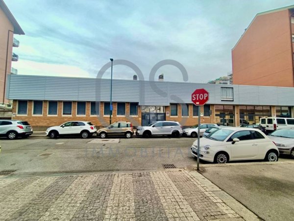 locale commerciale in affitto a Torino in zona Parella