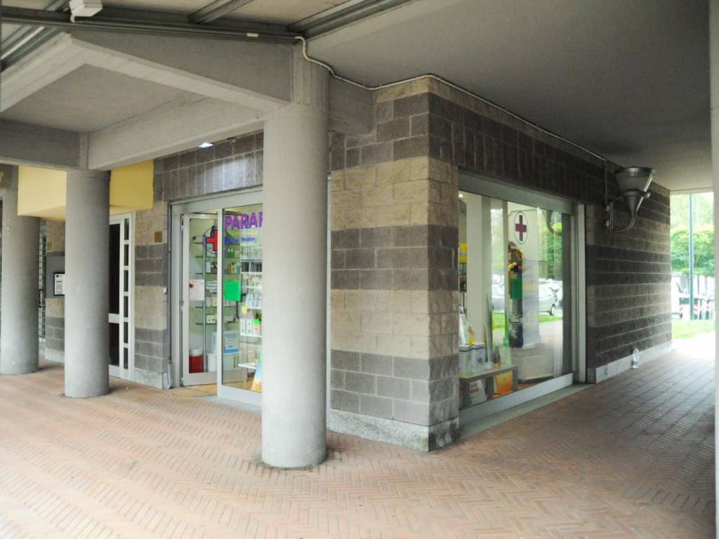 negozio in affitto a Torino in zona Mirafiori Nord