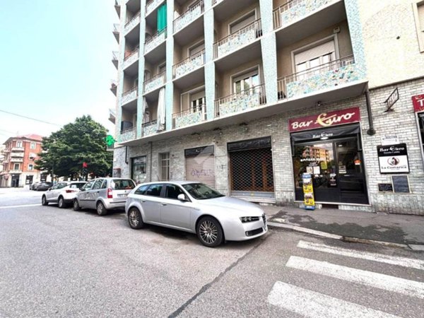 negozio in affitto a Torino in zona Madonna di Campagna