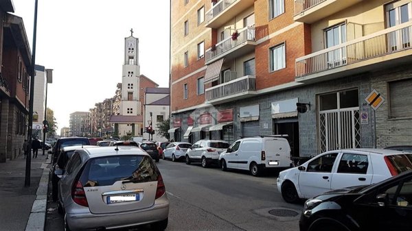 negozio in affitto a Torino in zona Pozzo Strada