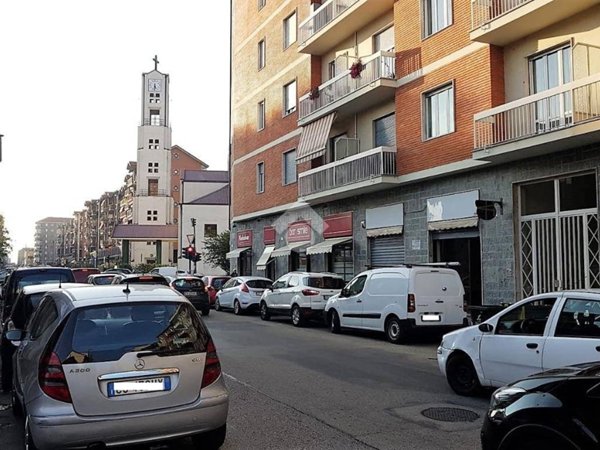 negozio in affitto a Torino in zona Pozzo Strada