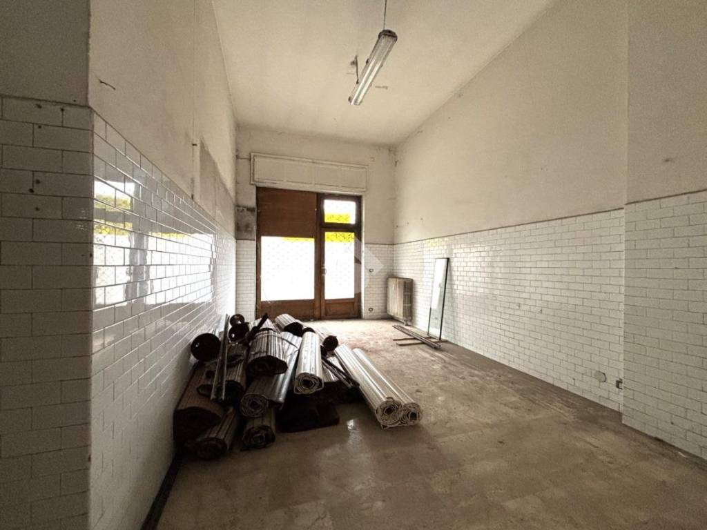 negozio in affitto a Torino in zona Lucento
