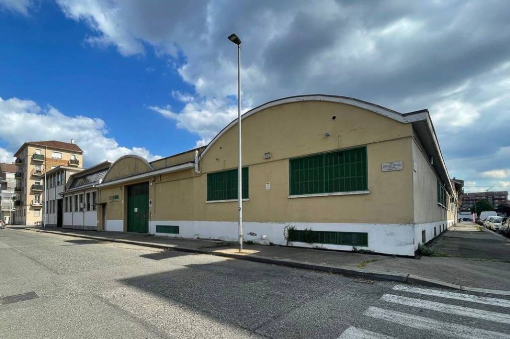 locale commerciale in affitto a Torino in zona Madonna di Campagna