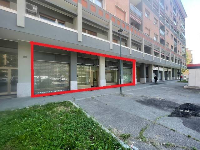 negozio in affitto a Torino in zona Borgo San Paolo