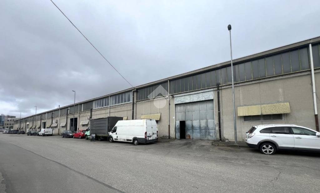 locale commerciale in affitto a Torino