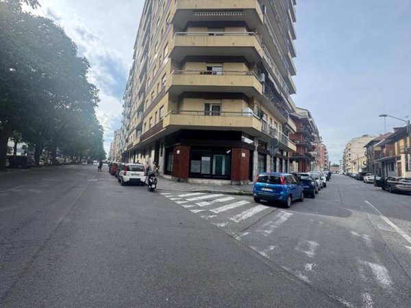 negozio in affitto a Torino in zona Mirafiori Nord