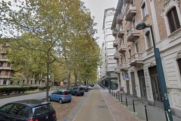 negozio in affitto a Torino in zona Parella