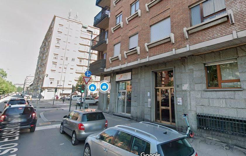 negozio in affitto a Torino in zona Lingotto