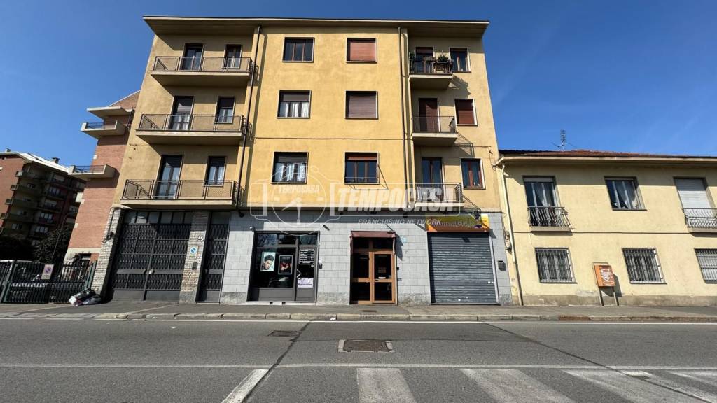negozio in affitto a Torino in zona Mirafiori Sud