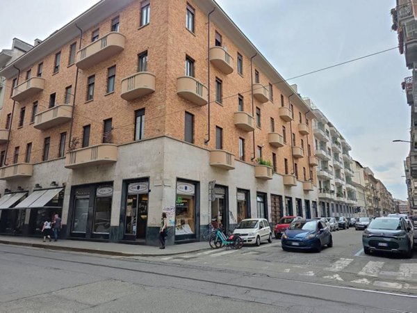 negozio in affitto a Torino in zona Vanchiglia