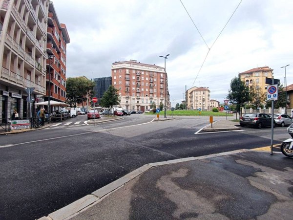 negozio in affitto a Torino in zona Cit Turin