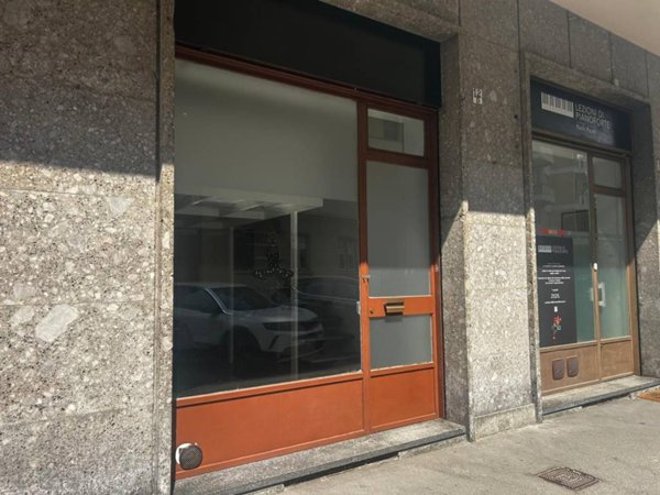 negozio in affitto a Torino in zona Cit Turin