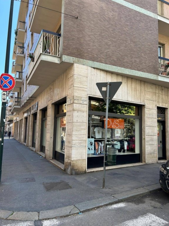 locale commerciale in affitto a Torino in zona Parella