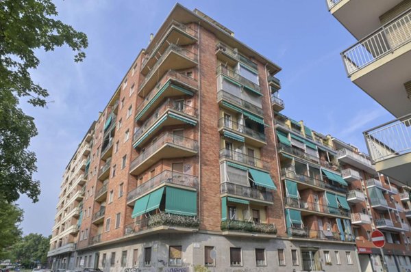 negozio in affitto a Torino in zona Lingotto