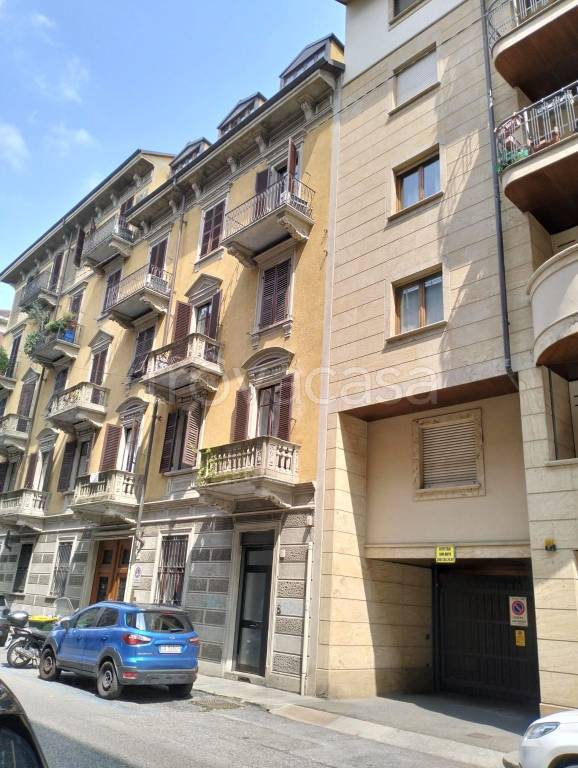trivano in affitto a Torino in zona Crocetta