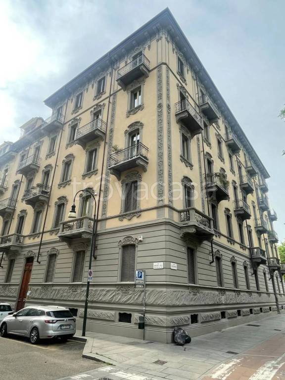 appartamento in affitto a Torino in zona Crocetta