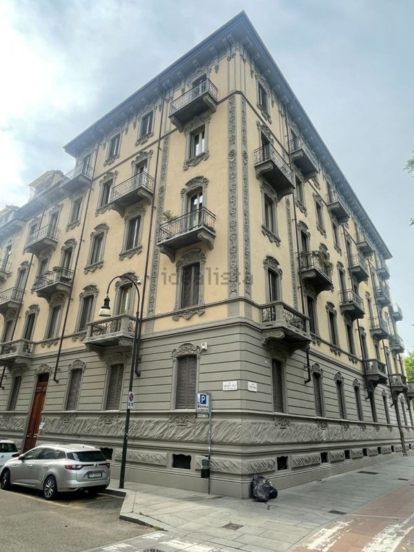 appartamento in affitto a Torino in zona Crocetta