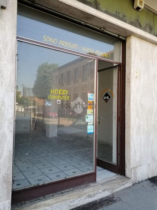 negozio in affitto a Torino in zona Borgo San Paolo