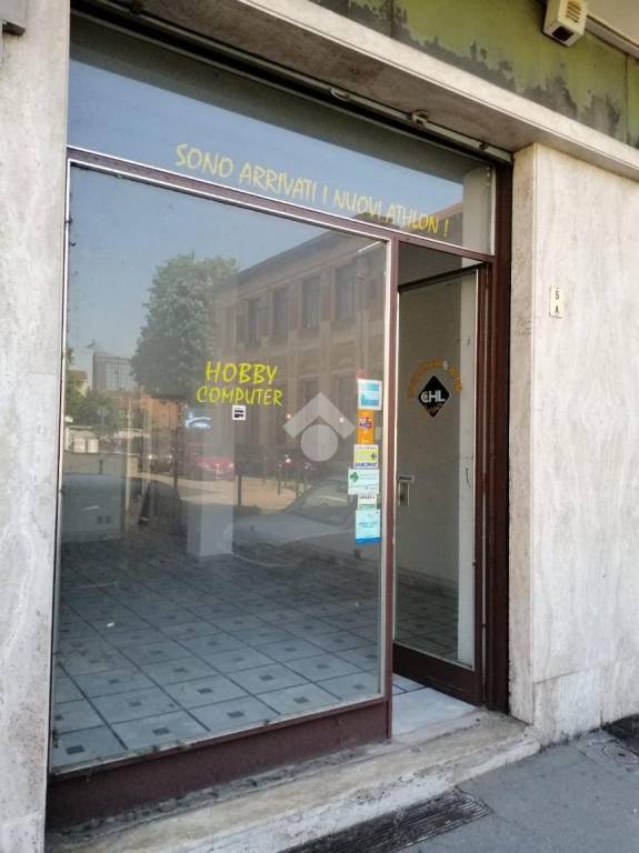 negozio in affitto a Torino in zona Borgo San Paolo