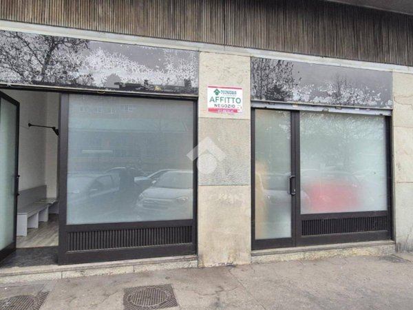 negozio in affitto a Torino in zona Rebaudengo