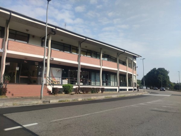 negozio in affitto a Torino in zona Bertolla