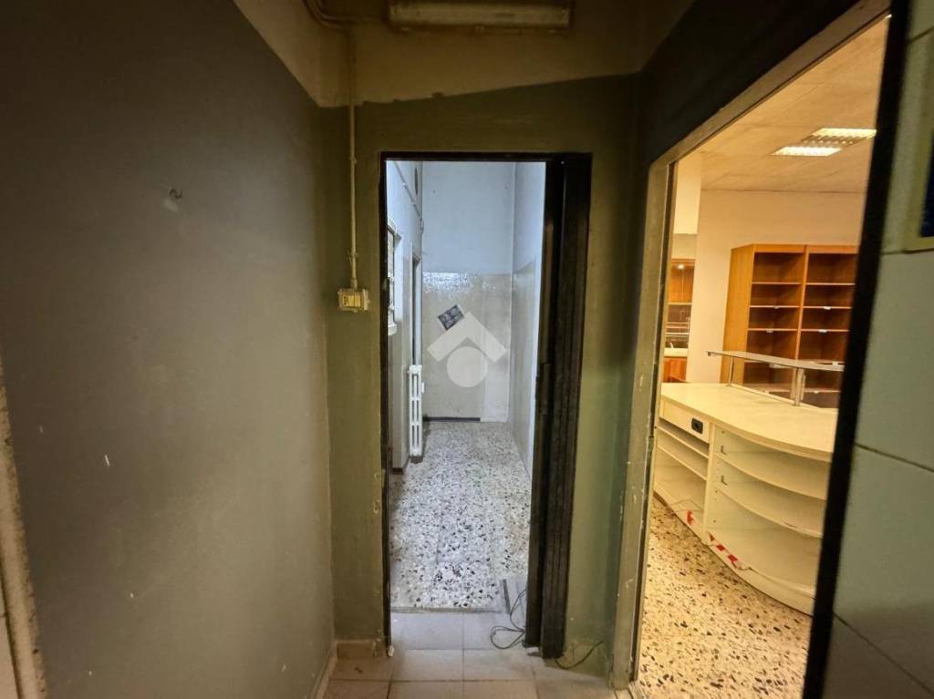 negozio in affitto a Torino in zona Pozzo Strada