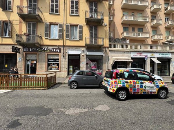 negozio in affitto a Torino in zona Pozzo Strada