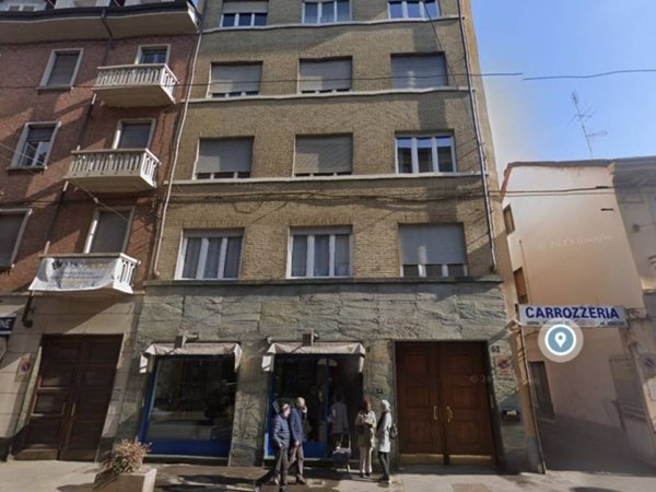 negozio in affitto a Torino in zona Campidoglio