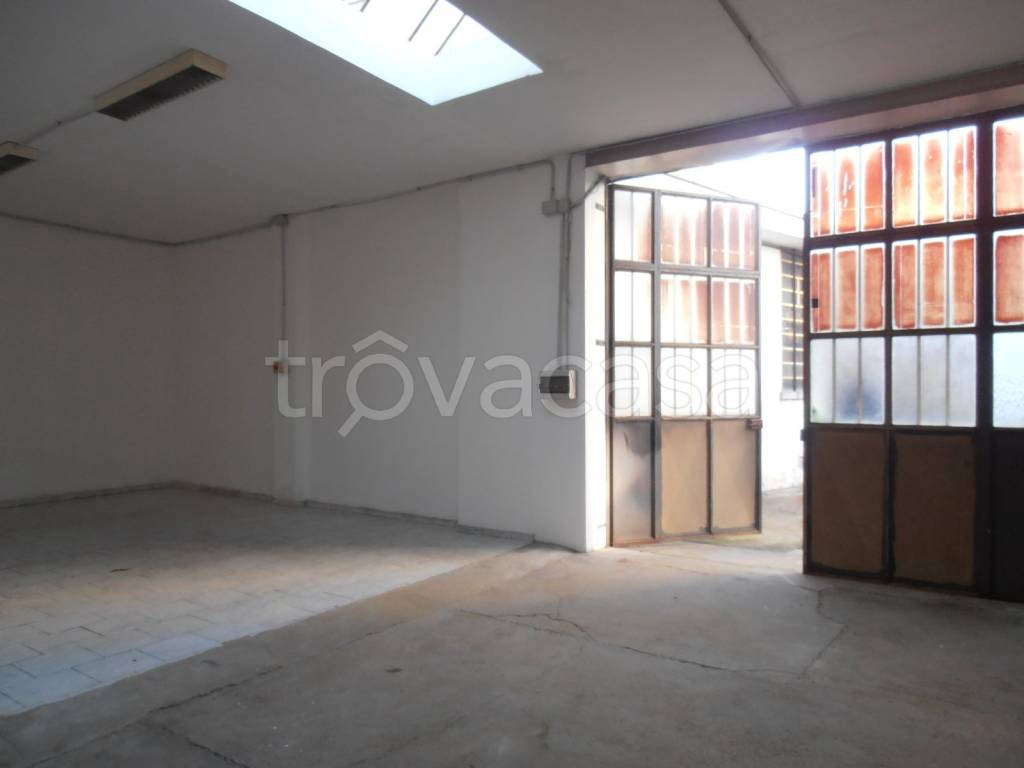 locale di sgombero in affitto a Torino
