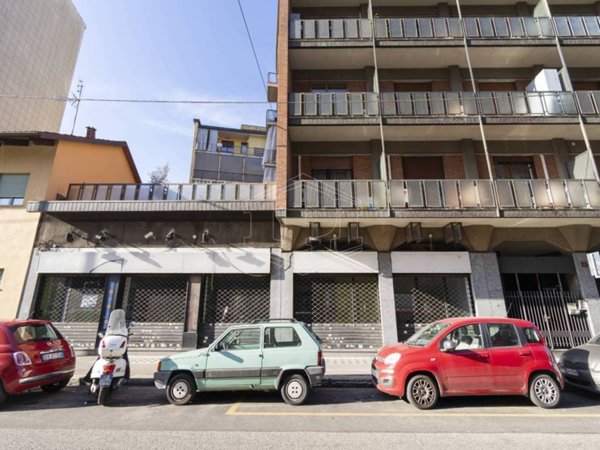 negozio in affitto a Torino in zona Lucento
