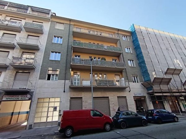 negozio in affitto a Torino in zona Lingotto