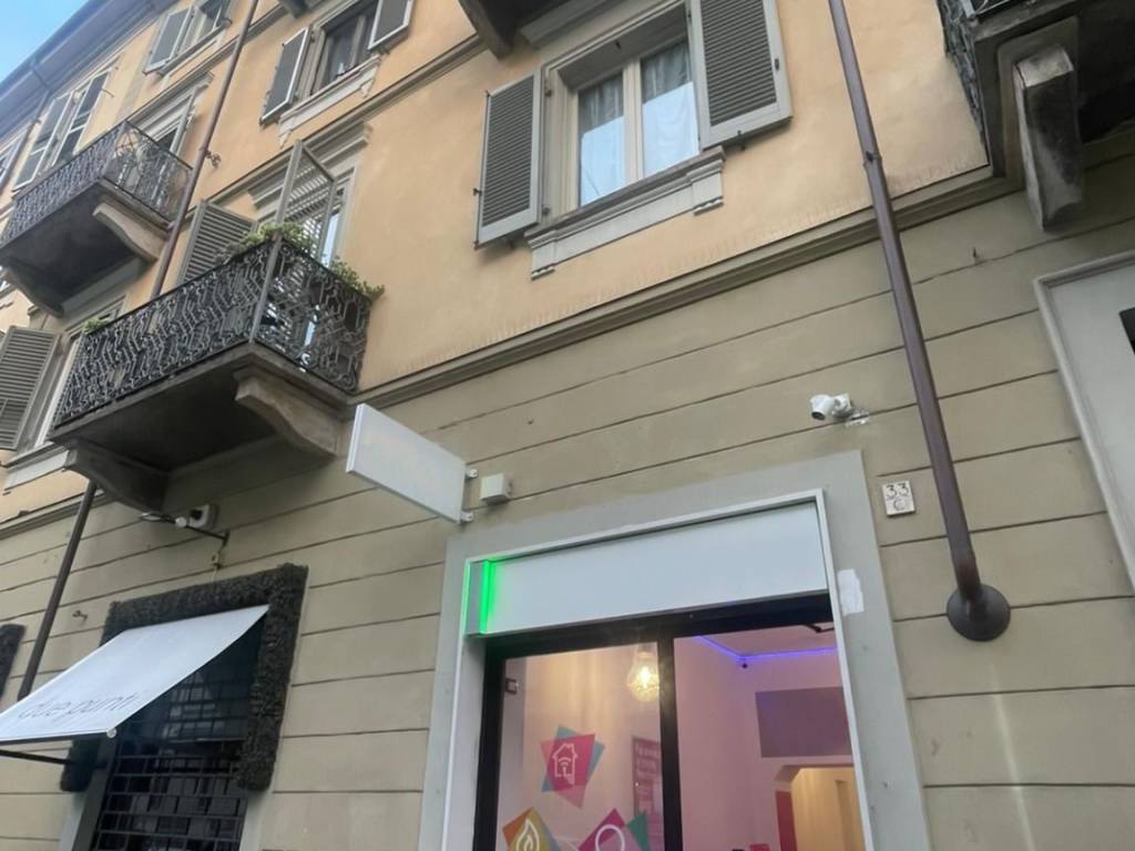 negozio in affitto a Torino in zona Cit Turin