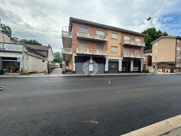 negozio in affitto a Torino in zona Madonna del Pilone