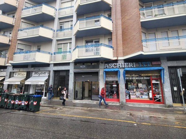 negozio in affitto a Torino in zona Pozzo Strada