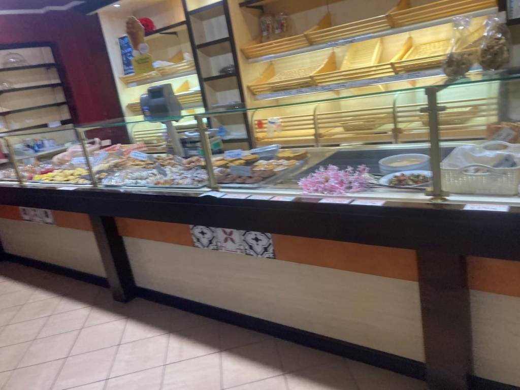 negozio in affitto a Torino in zona Parella