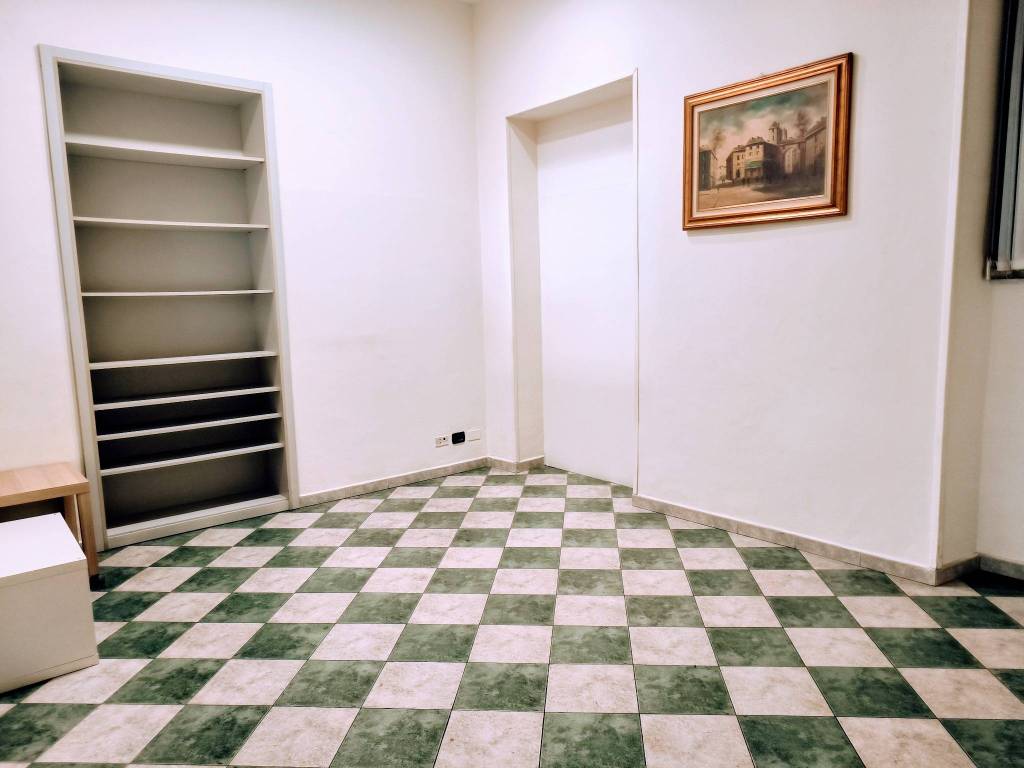 negozio in affitto a Torino in zona Cit Turin