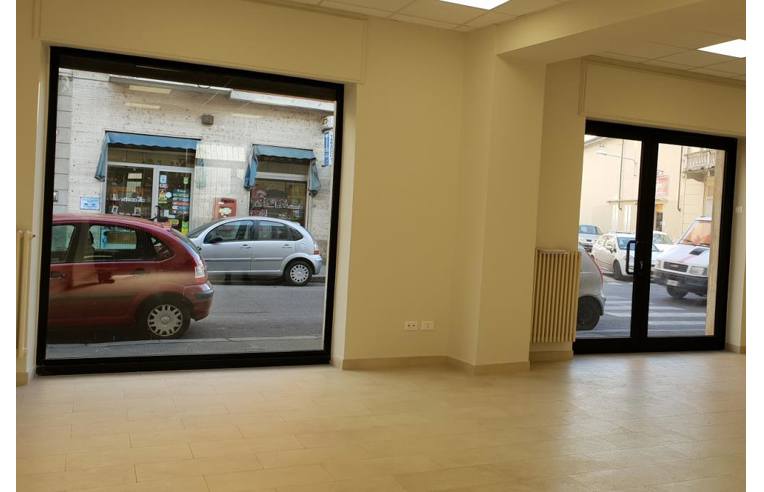 locale commerciale in affitto a Torino in zona Lucento