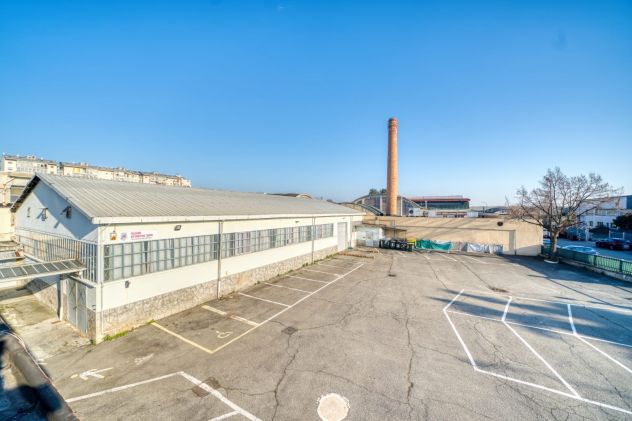 locale commerciale in affitto a Torino in zona Vallette