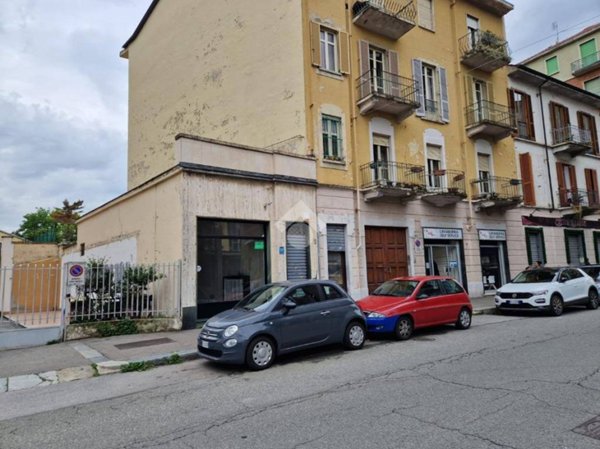 negozio in affitto a Torino in zona Parella