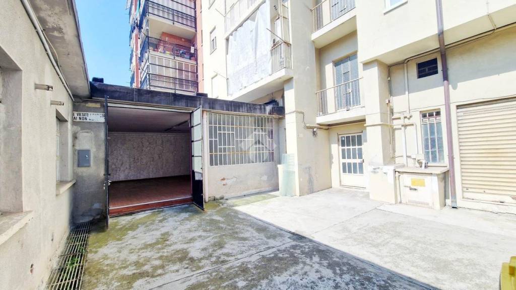 locale commerciale in affitto a Torino in zona Pozzo Strada