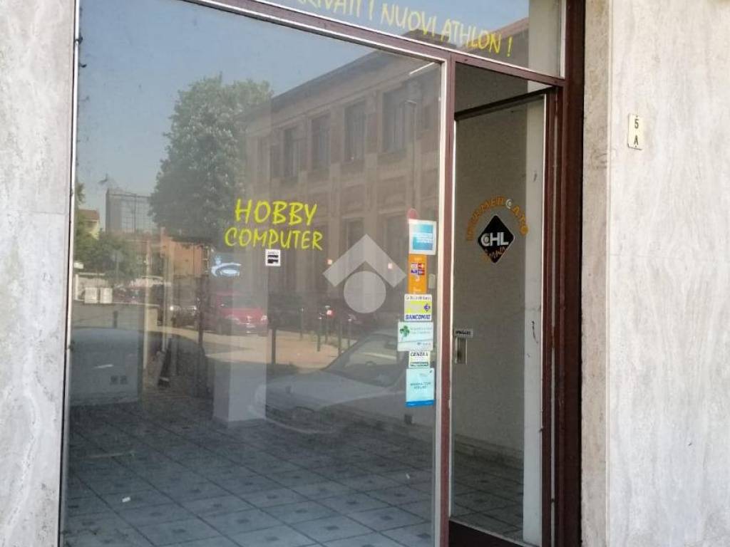 negozio in affitto a Torino in zona Borgo San Paolo