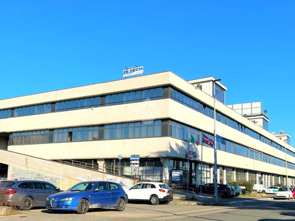negozio in affitto a Torino in zona Bertolla