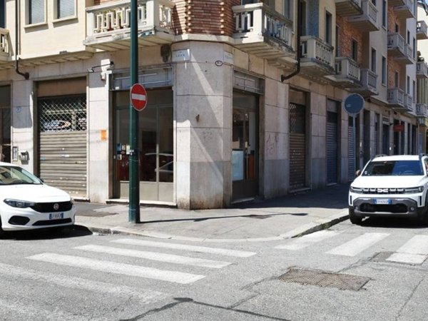 negozio in affitto a Torino in zona Parella