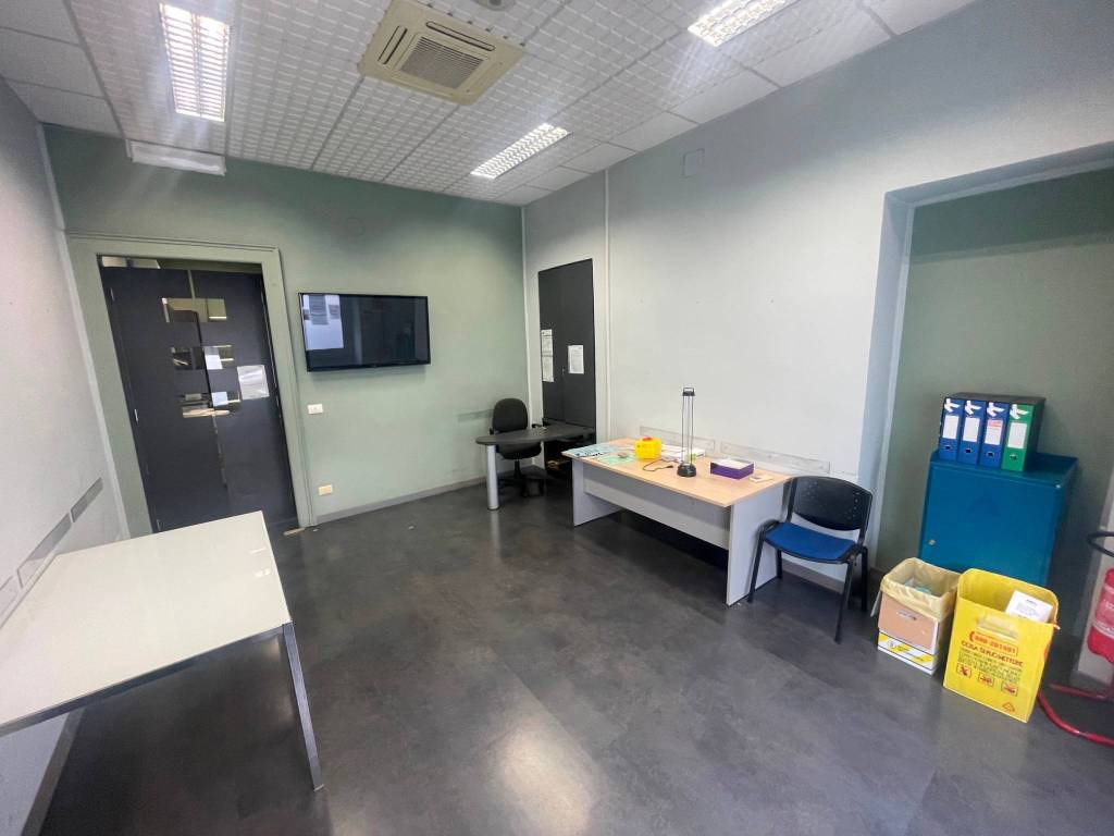 negozio in affitto a Torino in zona Borgo San Paolo
