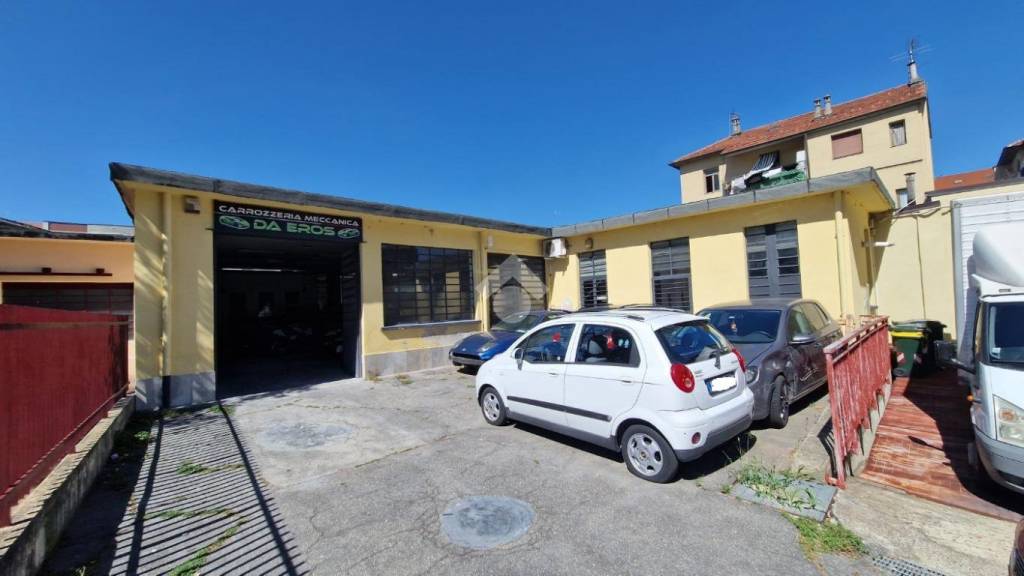 negozio in affitto a Torino in zona Pozzo Strada
