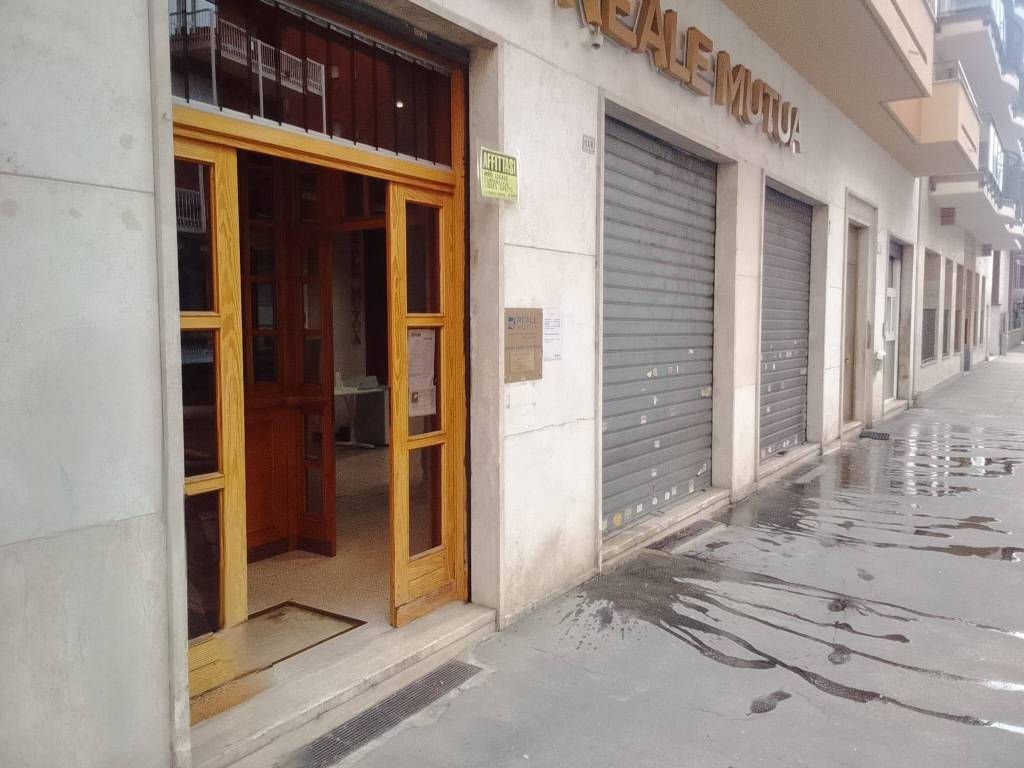 negozio in affitto a Torino in zona Mirafiori Nord